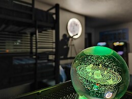 Stargazer Luxury Condo, Rooftop Views, Private Hot Tub