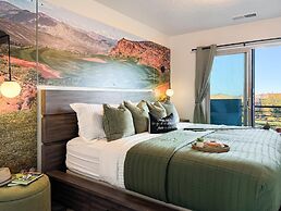 Stargazer Luxury Condo, Rooftop Views, Private Hot Tub