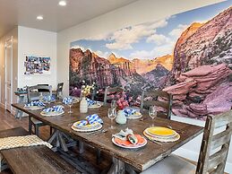 Stargazer Luxury Condo, Rooftop Views, Private Hot Tub