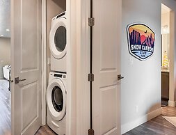 Stargazer Luxury Condo, Rooftop Views, Private Hot Tub