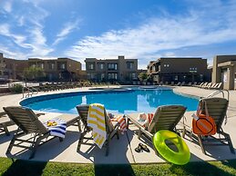 Stargazer Luxury Condo, Rooftop Views, Private Hot Tub