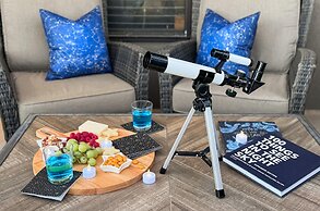 Stargazer Luxury Condo, Rooftop Views, Private Hot Tub