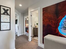 Stargazer Luxury Condo, Rooftop Views, Private Hot Tub