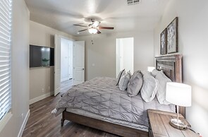 Stargazer Luxury Condo, Rooftop Views, Private Hot Tub