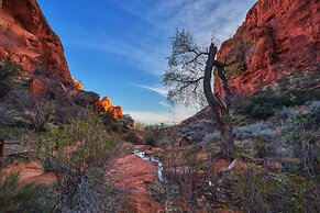 Stargazer Luxury Condo, Rooftop Views, Private Hot Tub