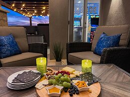 Stargazer Luxury Condo, Rooftop Views, Private Hot Tub