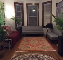 Belmont Hostel - O'Hare Blueline