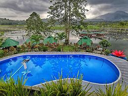 Sunrise Garden Lake Resort