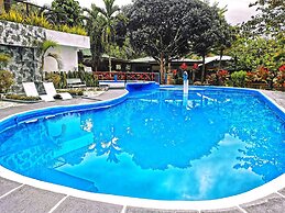 Sunrise Garden Lake Resort