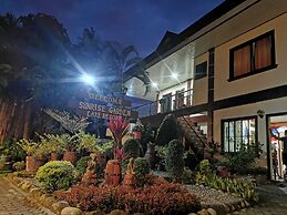 Sunrise Garden Lake Resort