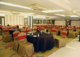 Om Clarks Inn Raebareli