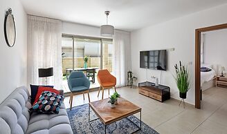 Laguna Water Front 1