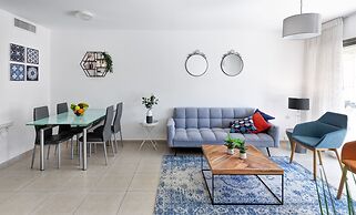 Laguna Water Front 1