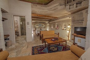 Zara Cave Hotel +10
