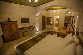 Zara Cave Hotel +10