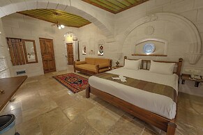 Zara Cave Hotel +10