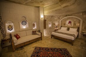 Zara Cave Hotel +10