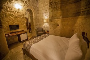 Zara Cave Hotel +10