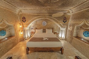 Zara Cave Hotel +10