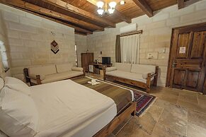Zara Cave Hotel +10