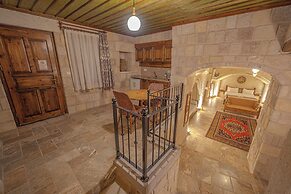 Zara Cave Hotel +10