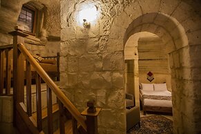 Zara Cave Hotel +10