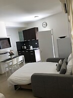 New Cozy Suite W Garden 300M From Beach