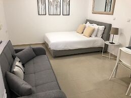 New Cozy Suite W Garden 300M From Beach