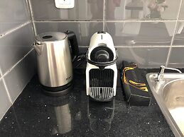 New Cozy Suite W Garden 300M From Beach