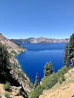 Crater Lake Resort