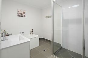 Whitsundays Paradise by the Port