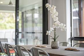 Whitsundays Paradise by the Port