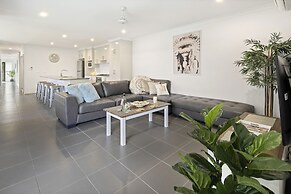 Whitsundays Paradise by the Port