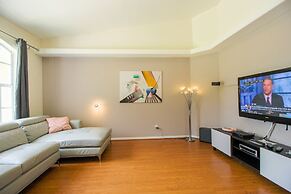 Spacious Modern Pool Home, Family & Golf Trips - 4727 4 Bedroom Home b