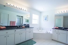 Spacious Modern Pool Home, Family & Golf Trips - 4727 4 Bedroom Home b