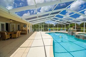 Spacious Modern Pool Home, Family & Golf Trips - 4727 4 Bedroom Home b