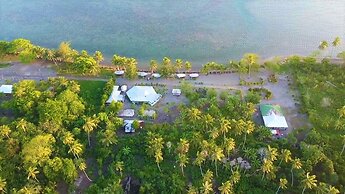 Sina PJ Beach Fales and Surf