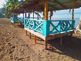 Sina PJ Beach Fales and Surf