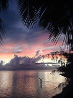 Sina PJ Beach Fales and Surf