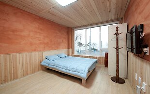 Sunrise Yeodaji Pension