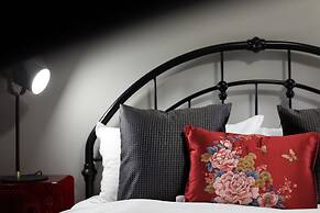 Newly Renovated 1BDR Apt Old Shanghai