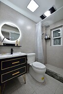 Newly Renovated 1BDR Apt Old Shanghai