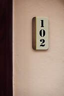 Newly Renovated 1BDR Apt Old Shanghai