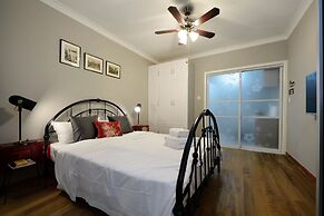Newly Renovated 1BDR Apt Old Shanghai