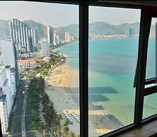 HQH Sea View Apartment