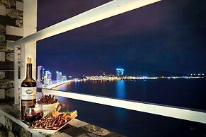 HQH Sea View Apartment