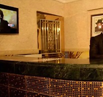 Hi Point Hotel & Suites