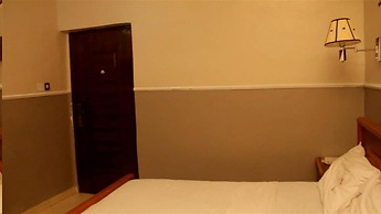 Hi Point Hotel & Suites