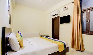 Itsy Hotels Royal Monarch
