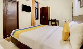 Itsy Hotels Royal Monarch